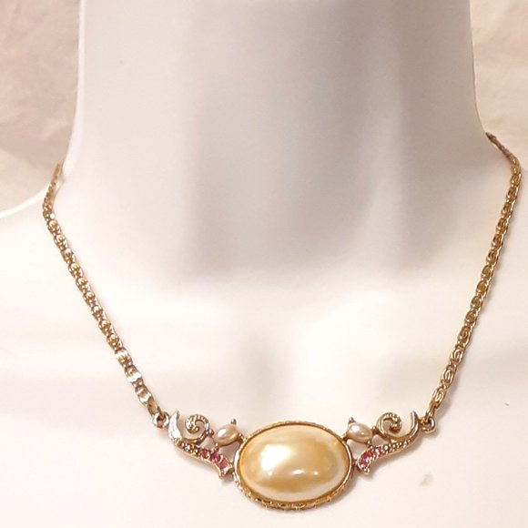 1928's Jewelry - 1928's gold tone faux pearl choker